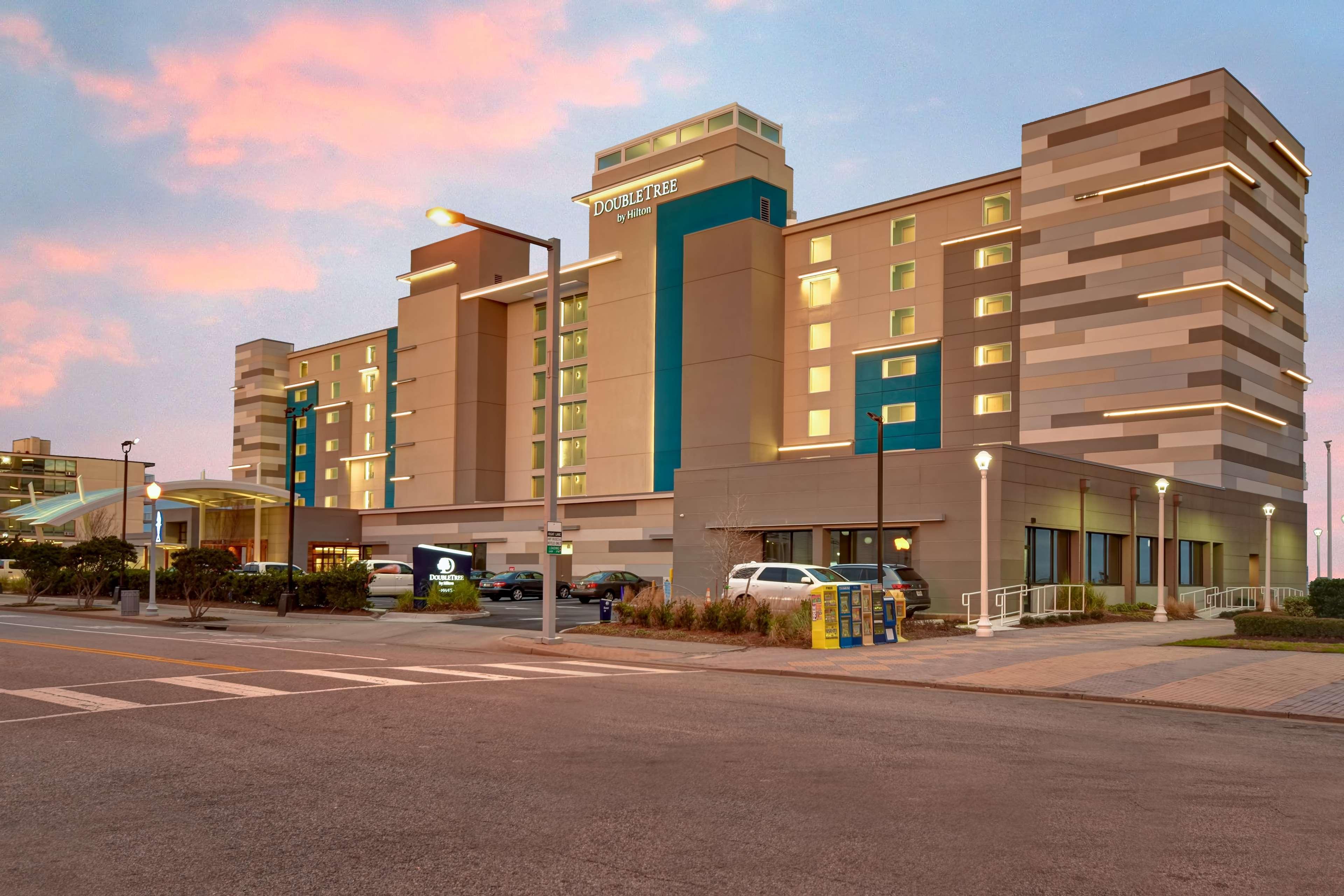 Doubletree By Hilton Oceanfront Virginia Beach Hotel Exterior photo