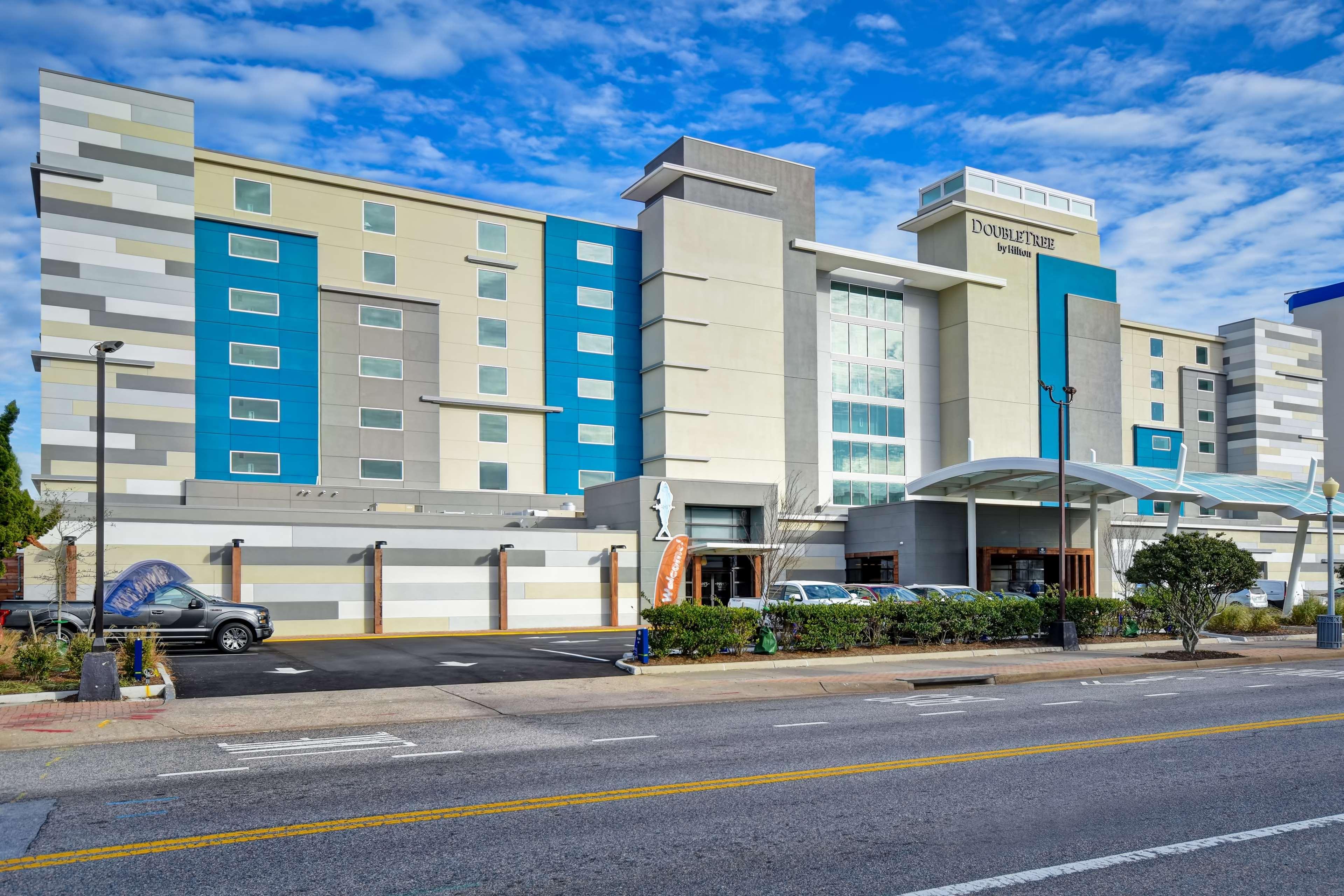 Doubletree By Hilton Oceanfront Virginia Beach Hotel Exterior photo