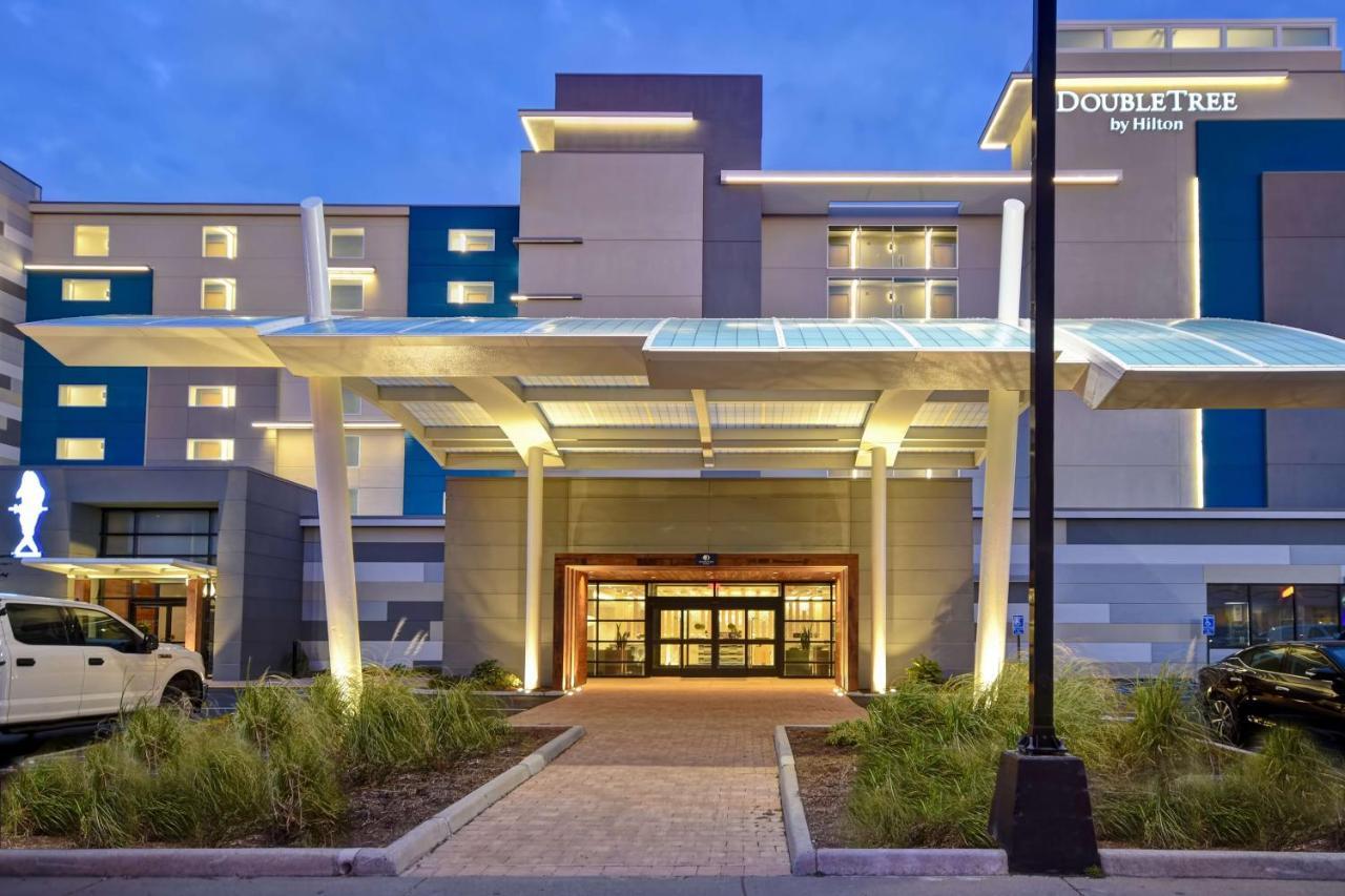 Doubletree By Hilton Oceanfront Virginia Beach Hotel Exterior photo