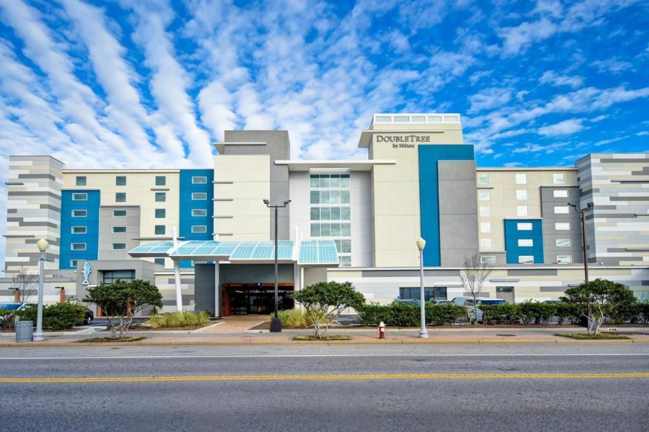 Doubletree By Hilton Oceanfront Virginia Beach Hotel Exterior photo