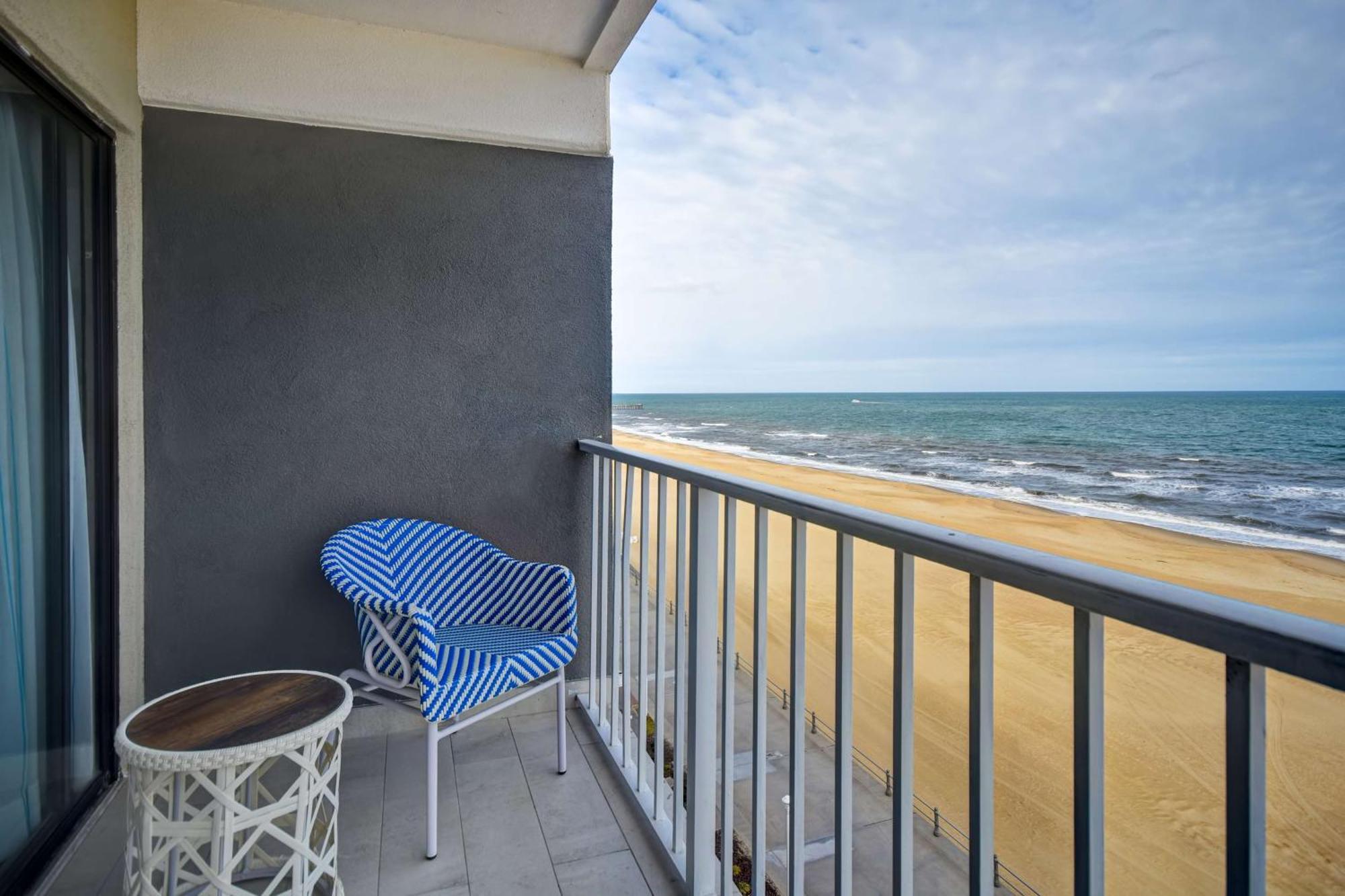 Doubletree By Hilton Oceanfront Virginia Beach Hotel Exterior photo